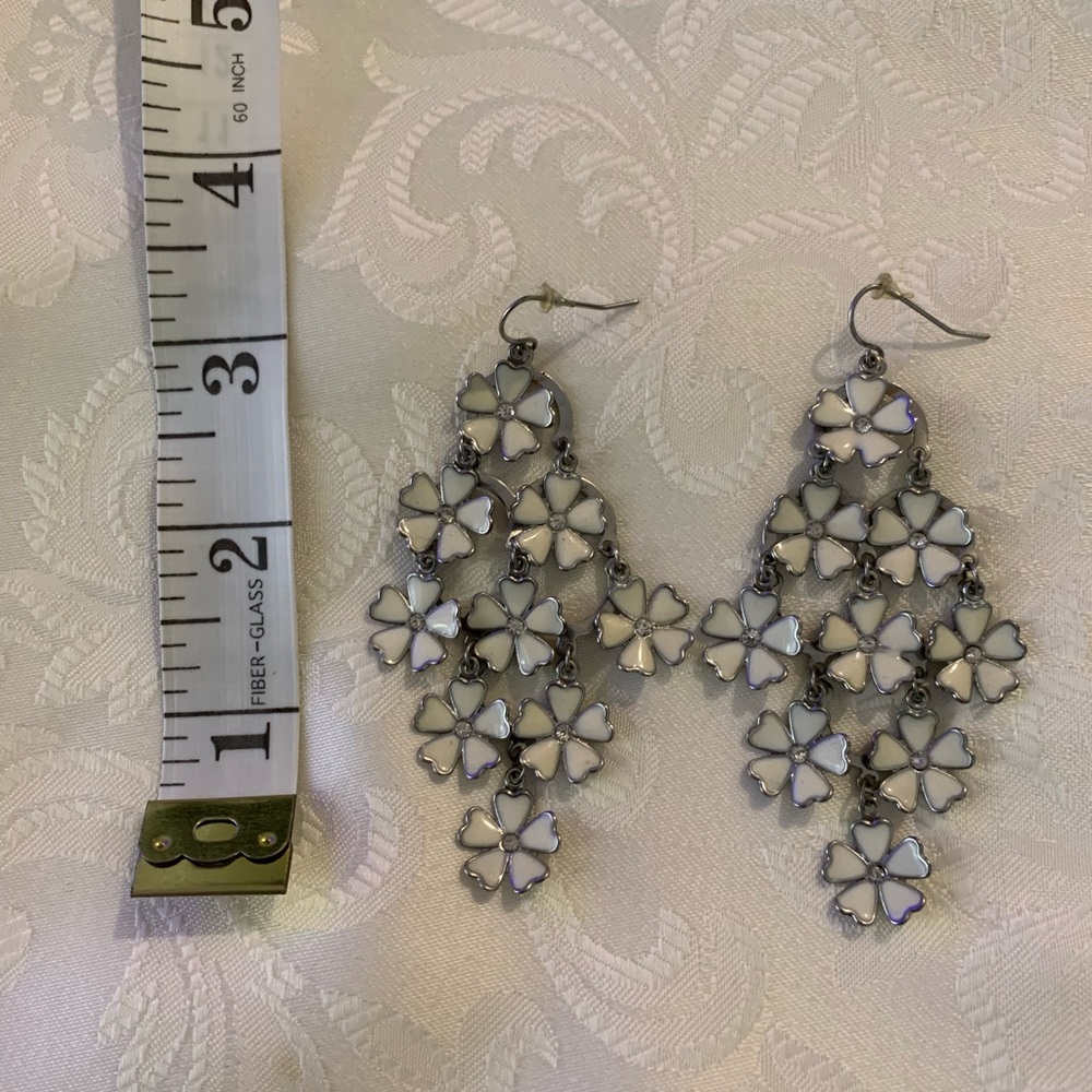 Elegant White Floral Dangle Earrings